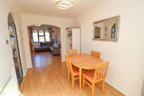 15 Ash Tree Close, Farnborough, GU14 0QP