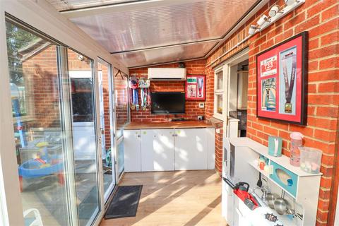 15 Ash Tree Close, Farnborough, GU14 0QP