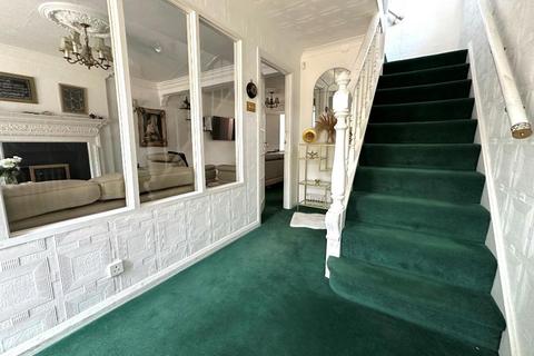 4 bedroom detached house for sale, L&D Borders, Luton LU4