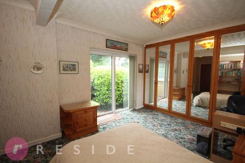 8 Arnside Drive, Rochdale, OL11 5HS