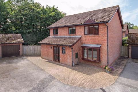 4 bedroom detached house for sale, West Totton