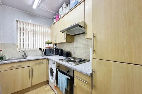 1 bedroom flat for sale, Baguley Crescent, Middleton