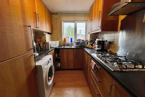 14 Kestrel Way, Luton, LU4 0UD