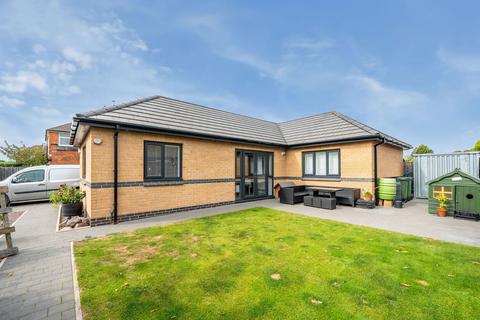 3 bedroom detached bungalow for sale, 13 Wardens Walk, Leicester Forest East