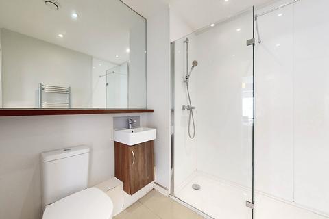 1 bedroom in a flat share to rent, Toby Lane, London E1