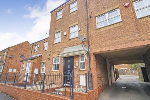 4 bedroom terraced house to rent, Dunsil Road, Mansfield Woodhouse, NG19 7GD