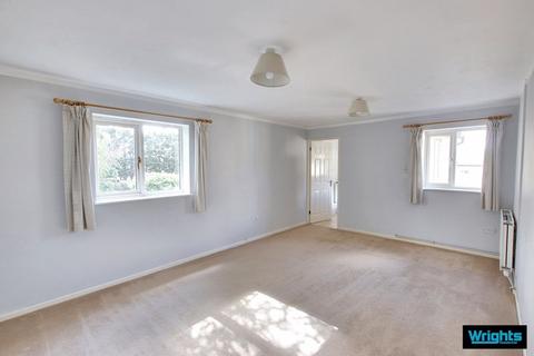 10 Dovecote Close, Trowbridge, BA14 9TN