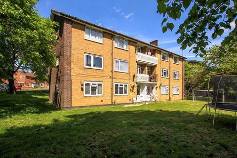 2 bedroom apartment to rent, Wadley Close, Hemel Hempstead