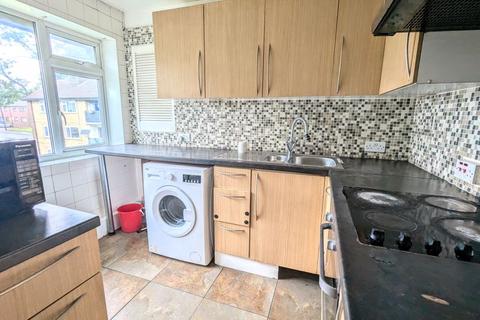 2 bedroom apartment to rent, Wadley Close, Hemel Hempstead