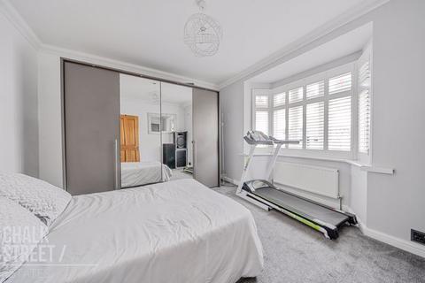 14 Park Drive, Romford, RM1 4LJ
