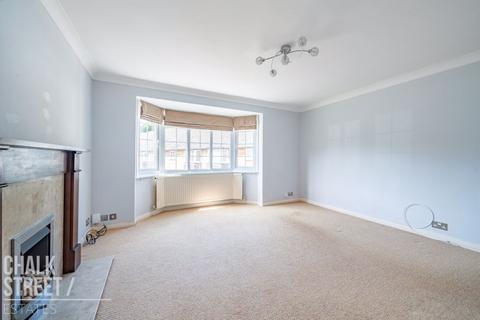 2 bedroom maisonette for sale, Waldegrave Court, Upminster, RM14