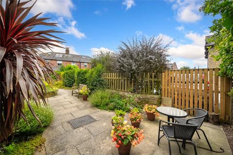 2 bedroom end of terrace house for sale, Chudleigh Road, Harrogate, North Yorkshire, HG1