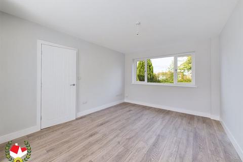 6 Grebe Close, Abbeydale, Gloucester, GL4 4XL
