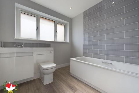 6 Grebe Close, Abbeydale, Gloucester, GL4 4XL