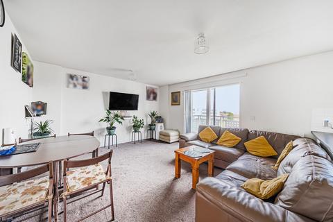 2 bedroom apartment for sale, Prince Regent Road, Hounslow