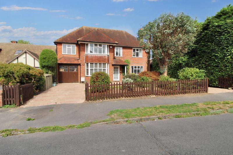 Brands Hill Avenue, High HP13 4 bed detached house for sale £