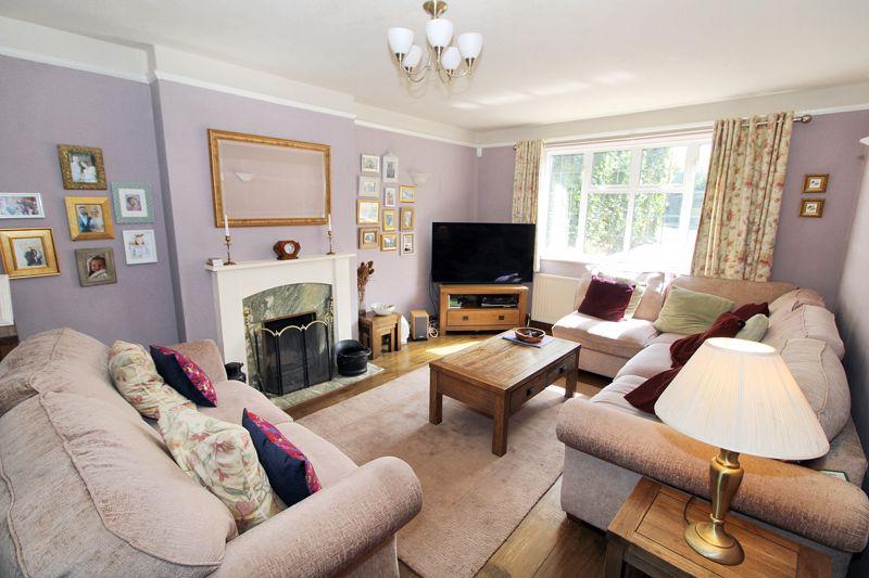 Brands Hill Avenue, High HP13 4 bed detached house for sale £