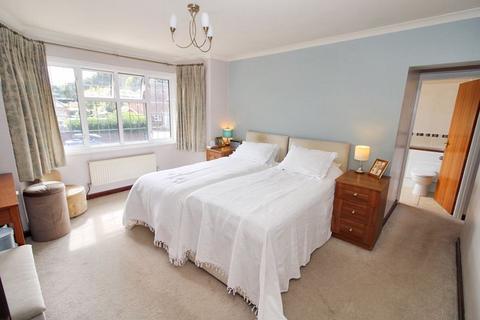 4 bedroom detached house for sale, Brands Hill Avenue, High Wycombe HP13