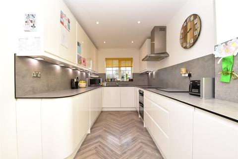 12 High Trees, Dartford, DA2 6PL