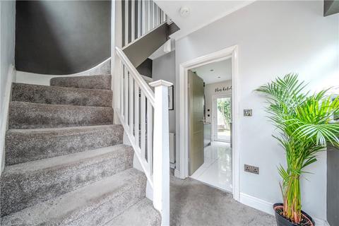 19 Bell Close, Pinner, HA5 2AQ