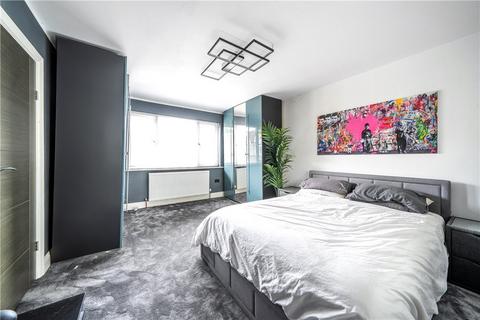 19 Bell Close, Pinner, HA5 2AQ