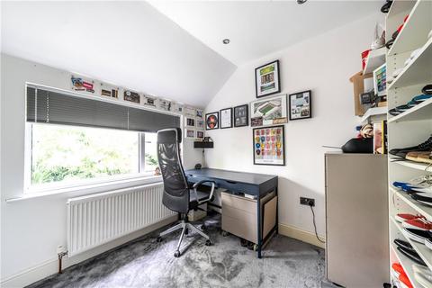 19 Bell Close, Pinner, HA5 2AQ
