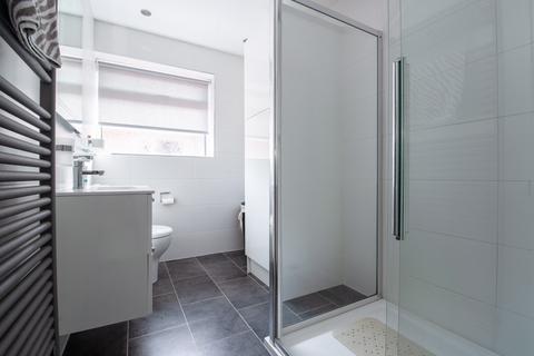 7 Rombalds Drive, Gilstead, Bingley, BD16 3NB