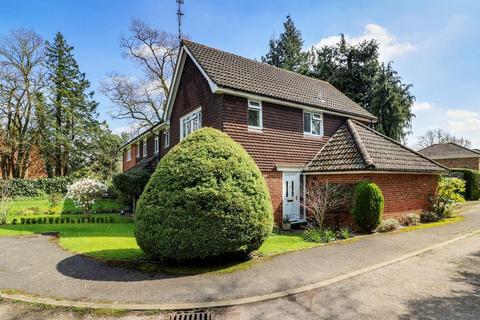 20 Newark Road, Windlesham, GU20 6NE