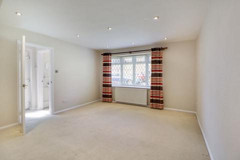 20 Newark Road, Windlesham, GU20 6NE