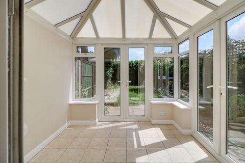 20 Newark Road, Windlesham, GU20 6NE