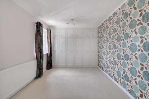 20 Newark Road, Windlesham, GU20 6NE