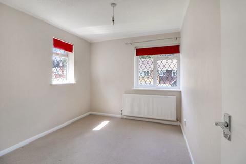 20 Newark Road, Windlesham, GU20 6NE
