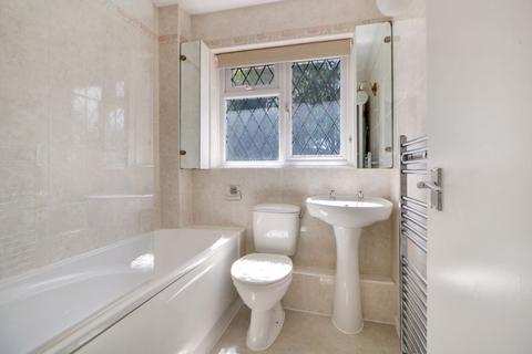 20 Newark Road, Windlesham, GU20 6NE