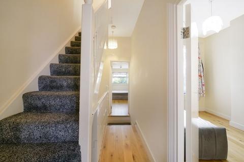 4 bedroom terraced house to rent, Gresham Road, London