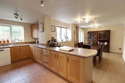 3 bedroom detached house for sale, Norbury Close, Stafford ST20