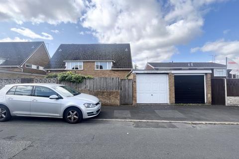 2 bedroom semi-detached house for sale, Teviot Gardens, Brierley Hill DY5