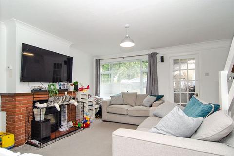 7 Winter Close, Lichfield, WS13 6BD