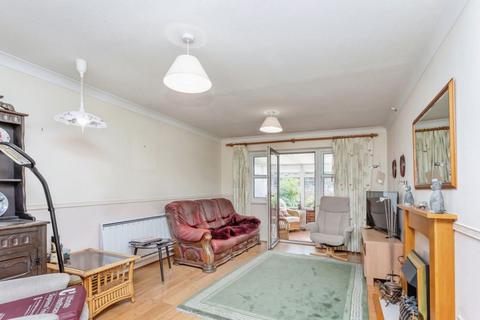 2 bedroom retirement property for sale, Westbury Lane, Newport Pagnell MK16