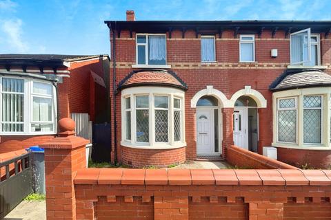 3 bedroom semi-detached house to rent, St. Annes Road, Lancashire FY4