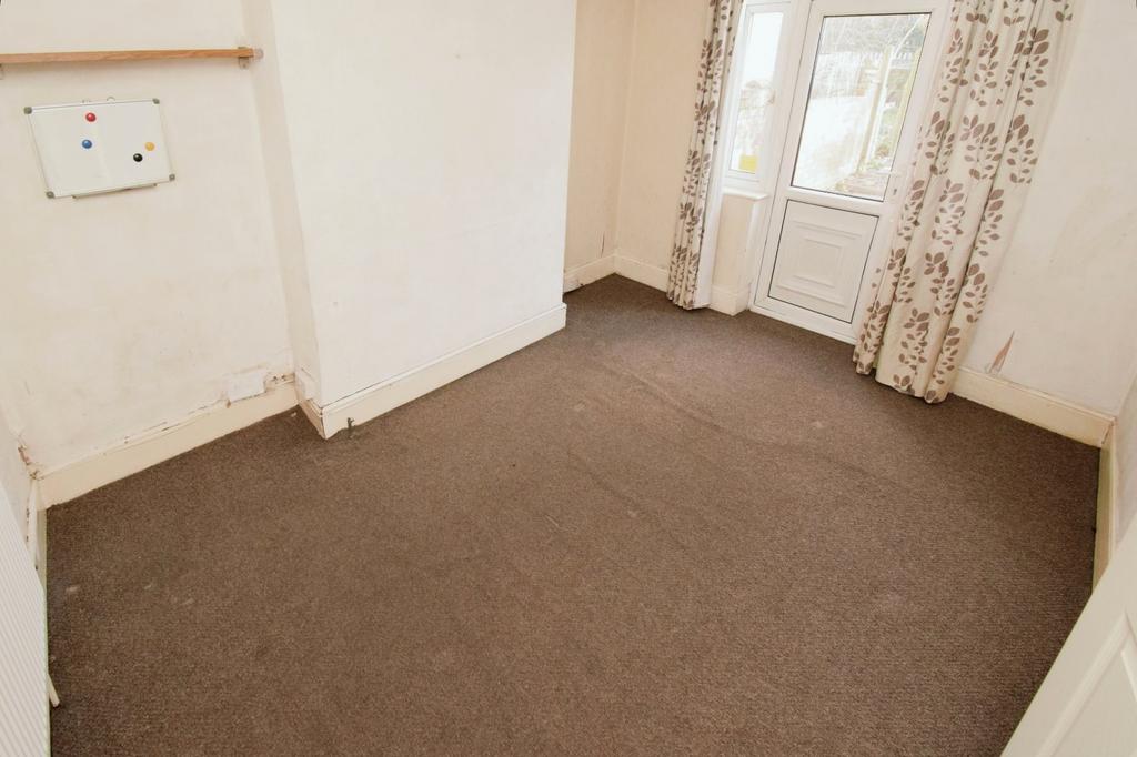 Rear Bedroom/Dining