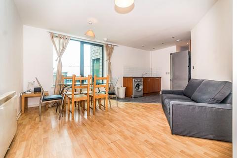 2 bedroom apartment to rent, City Road East, Manchester M15