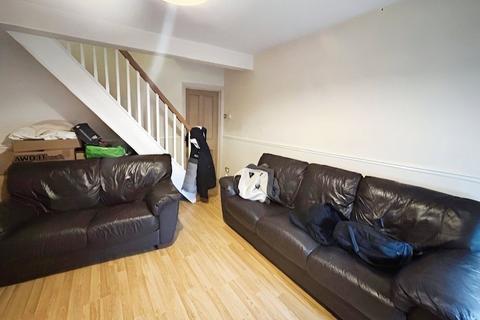 3 bedroom semi-detached house to rent, St. Judes Road, Egham TW20
