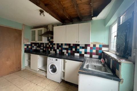 3 bedroom semi-detached house for sale, South Street, West Yorkshire WF1