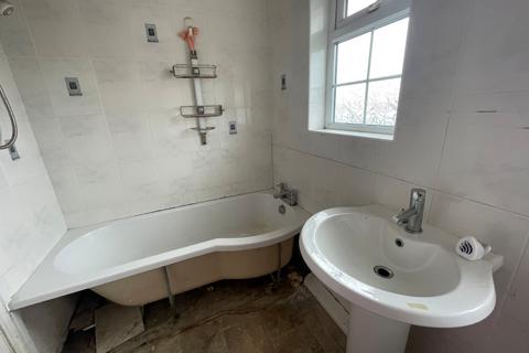 3 bedroom semi-detached house for sale, South Street, West Yorkshire WF1