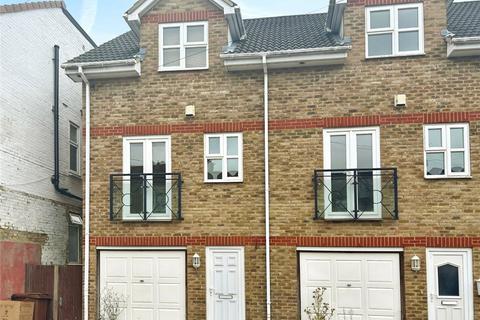 3 bedroom end of terrace house for sale, Calthorpe Mews, Rochester ME2