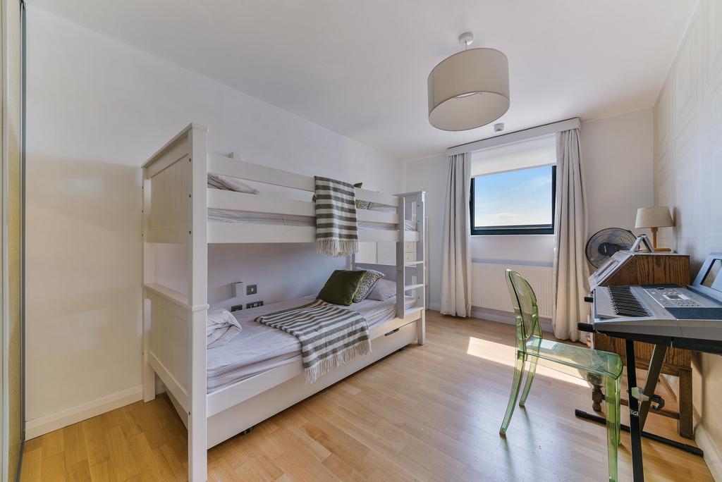 Apartment in London - View 3