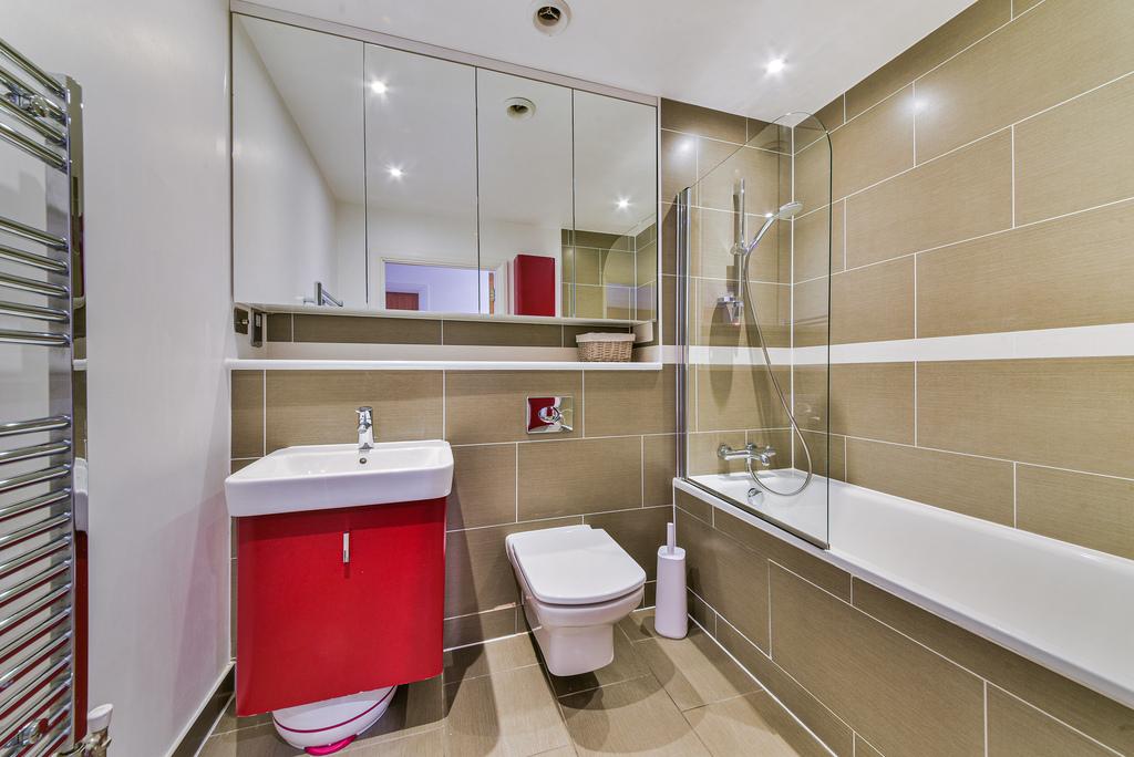 Apartment in London - More