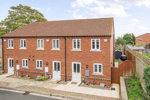 2 bedroom end of terrace house for sale, Cowling Close, Horncastle