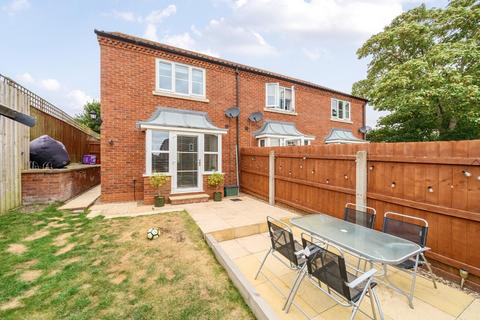 2 bedroom end of terrace house for sale, Cowling Close, Horncastle