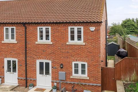2 bedroom end of terrace house for sale, Cowling Close, Horncastle